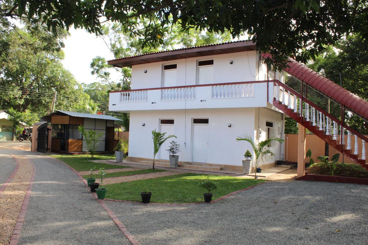 Nirmala Hotel And Restaurant Polonnaruwa Esterno foto